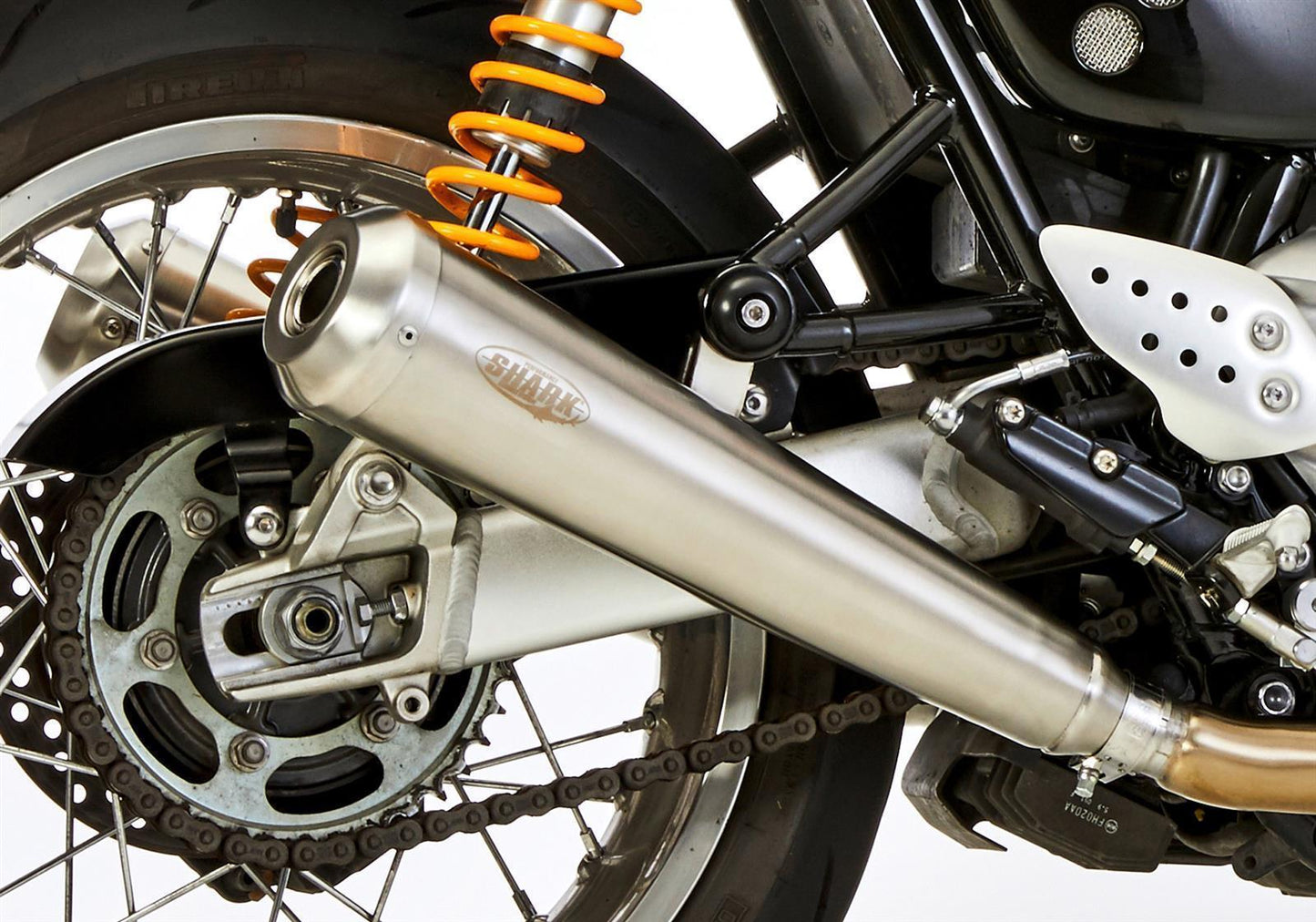 SHARK Retro Auspuff passend für Triumph Thruxton 2016-2020 - Kama Bike Parts