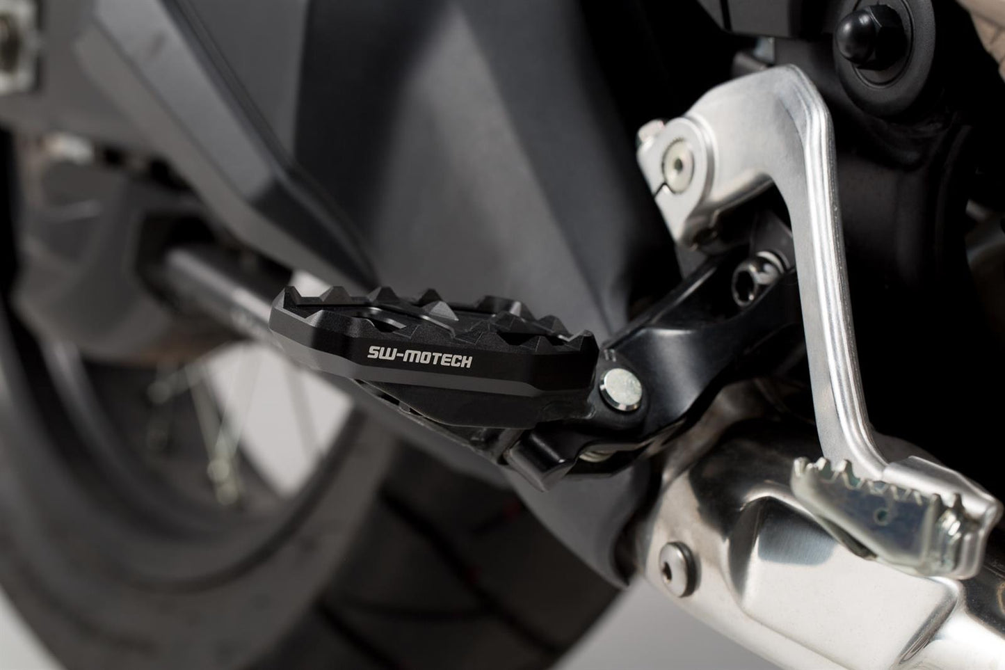 Fußrastenverbreiterung Schwarz passend für Honda CRF 1000L/Adv Sports CRF 1100 L AS - Kama Bike Parts