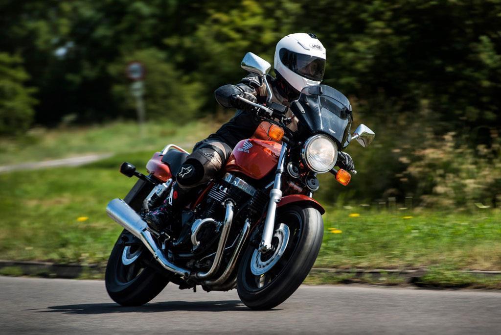 MRA Vario-Touring-Scheibe für Naked Bikes VTNB klar ohne Haltersatz mit ABE .