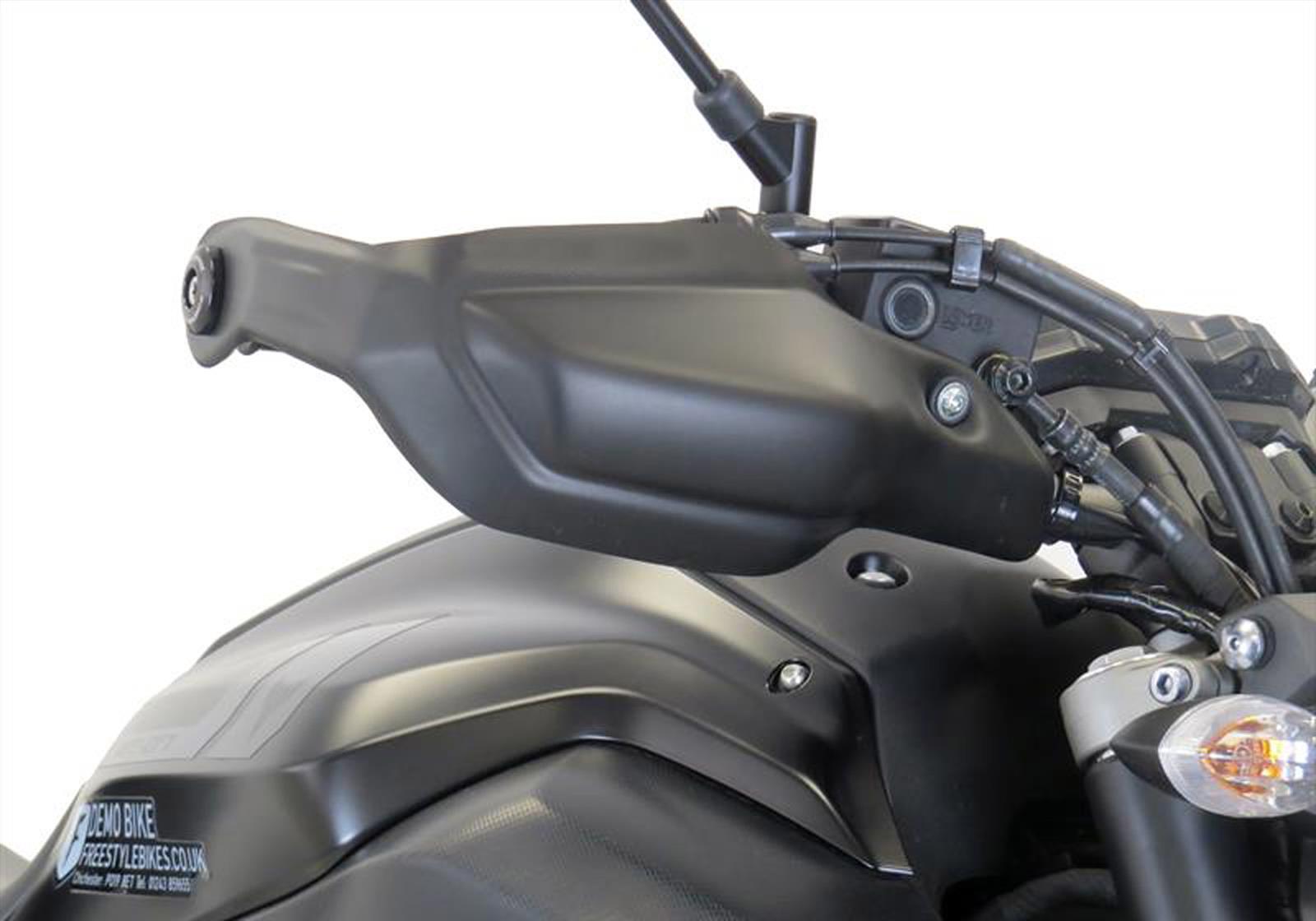 BODYSTYLE Handprotektoren passend für Yamaha MT-07 2014-2016 - Kama Bike Parts