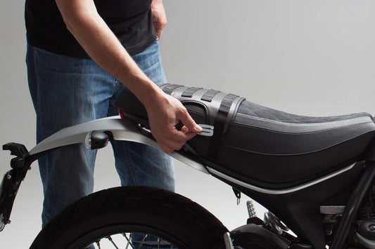 S-Haken für Legend Gear Seitentaschen Aluminium Silbern eloxiert Als Paar - Kama Bike Parts