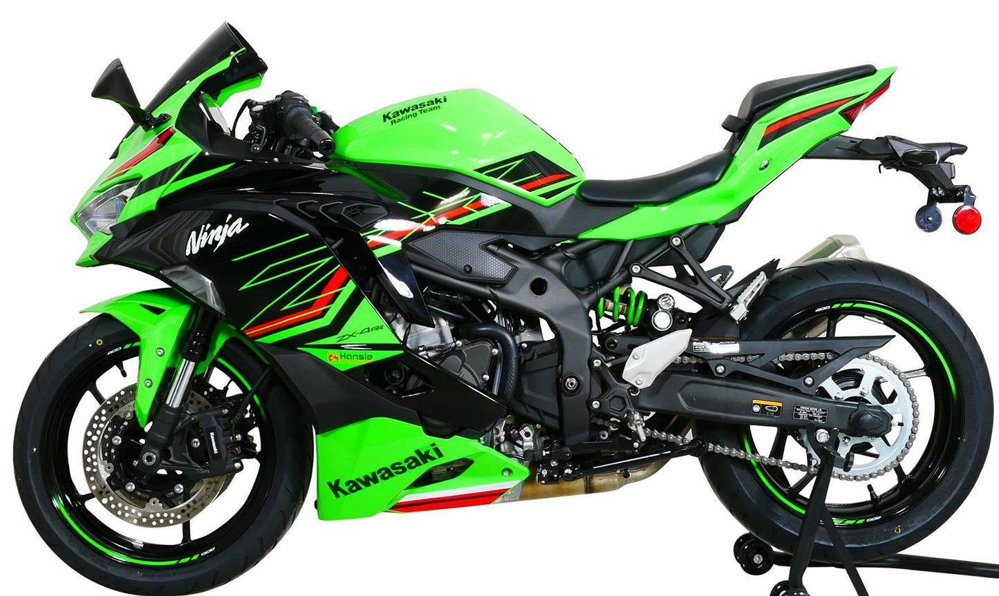 MRA Racingscheibe "R" schwarz passend für Kawasaki ZX-4 R / ZX- 4 RR 2023-